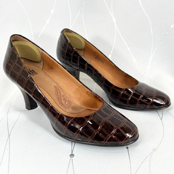 Sofft Glossy Brown Crocodile Print 3" Pumps Heels $110 - Picture 1 of 7